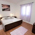 Tone Τρογκίρ