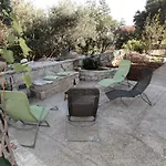 Tone Διαμέρισμα *